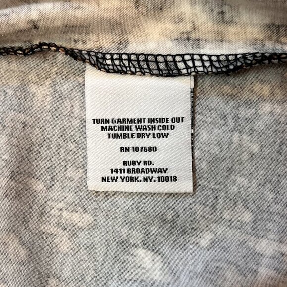 Ruby Rd. Favorites Animal Print Gold Metallic 3/4 Sleeve Pullover Size M EUC - Picture 9 of 9